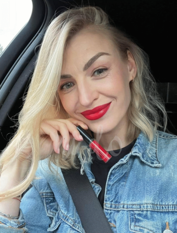Ilgai išliekantys skysti matiniai lūpų dažai HOT RED - Image 2