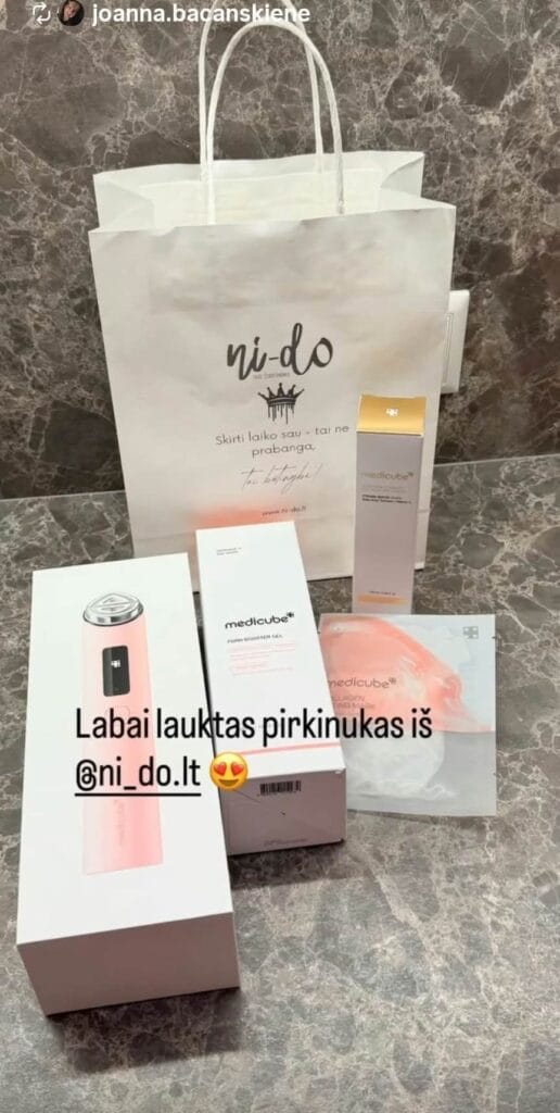 NI-DO klientės pirkinys: Medicube veido prietaisas ir priežiūros priemonės
